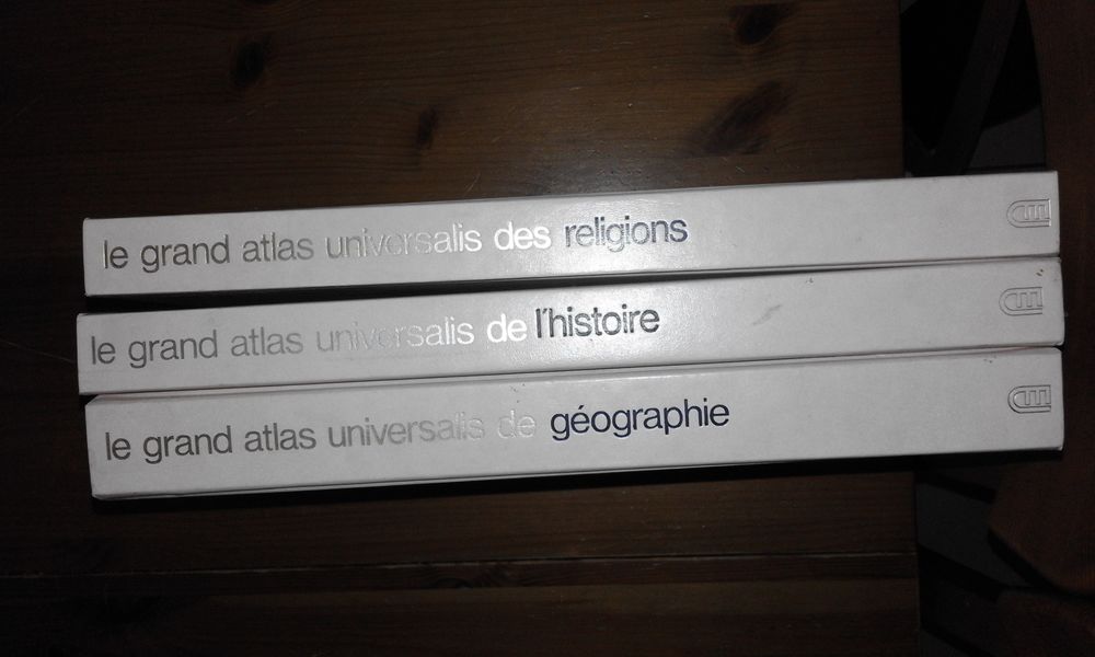 ENCYCLOPEDIE UNIVERSALIS 1988 Livres et BD