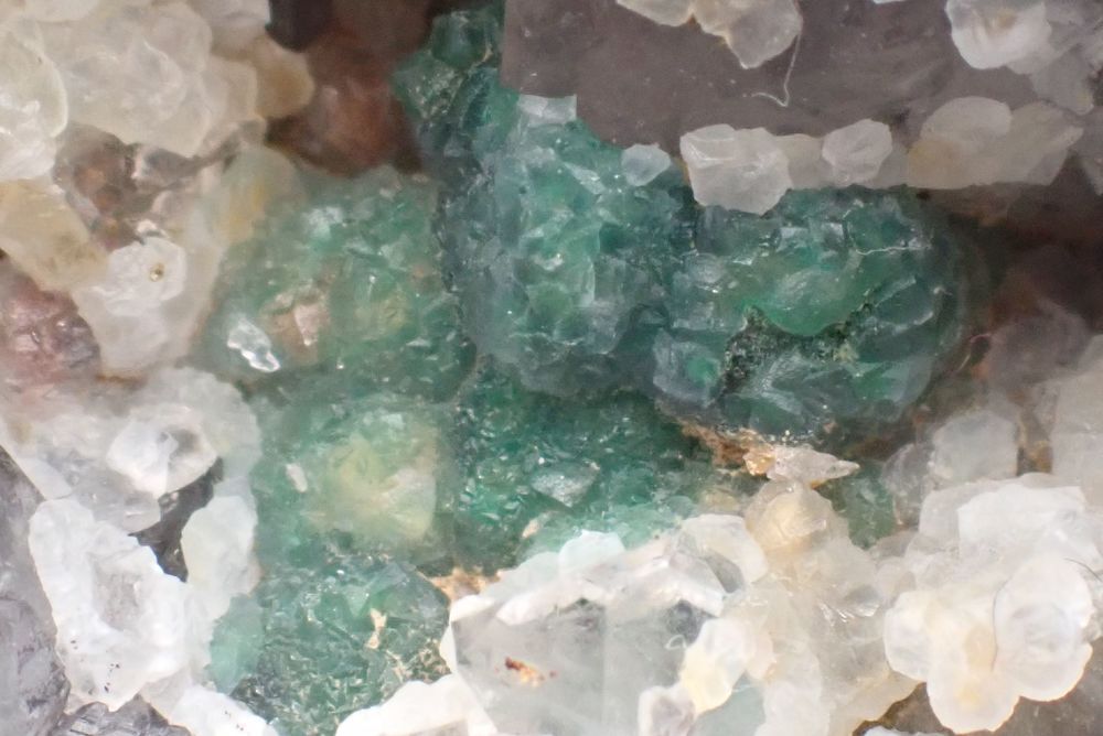Quartz &amp; Malachite , Vall&eacute;e de la S&eacute;nouire , Haute-Loire , F 