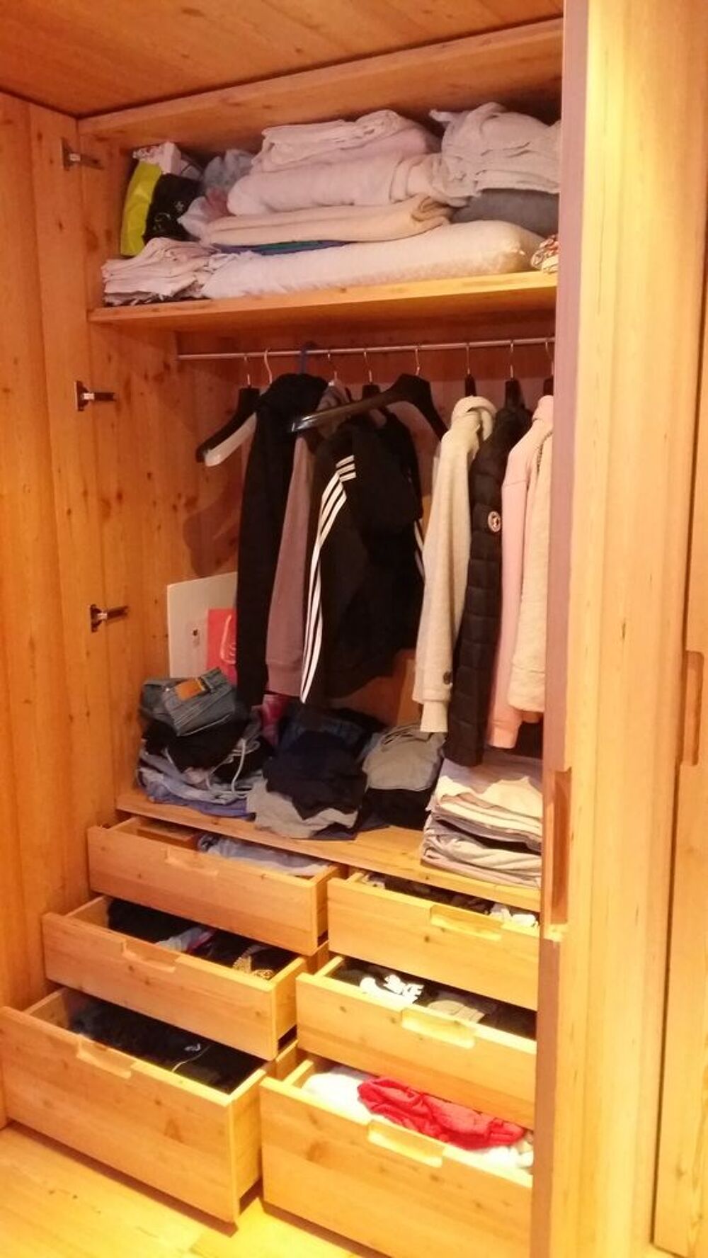 Armoire 3 portes en bois Meubles