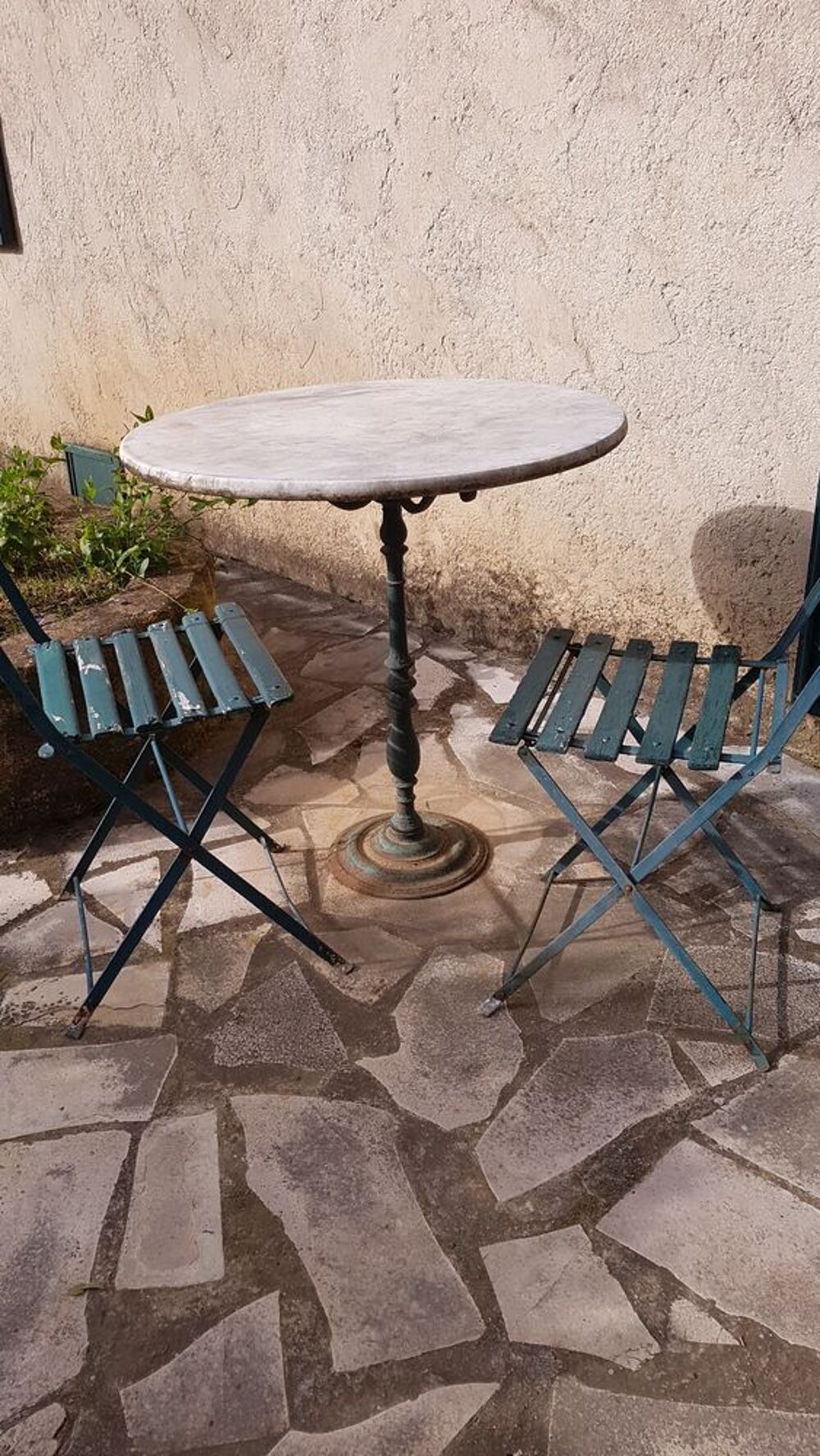 Table bar + 2 chaises Meubles