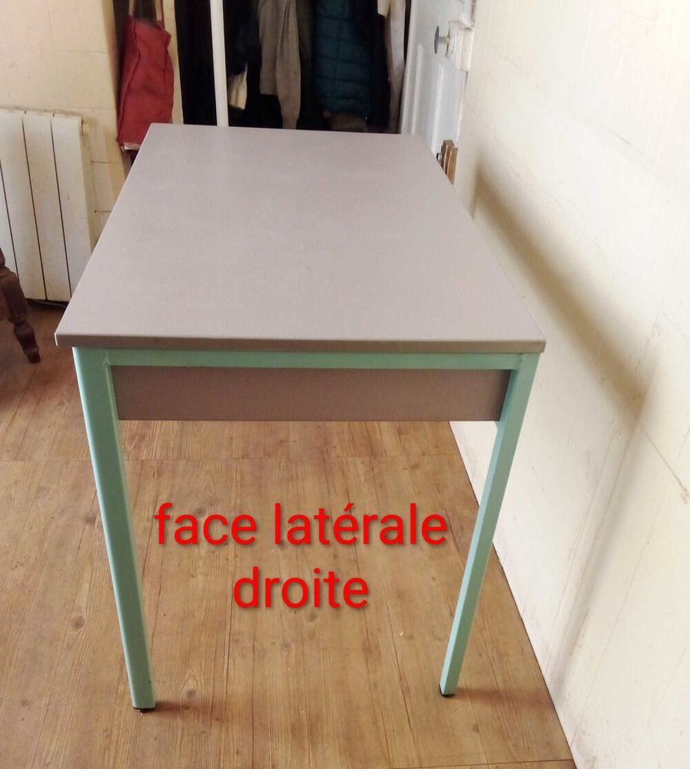 vendre bureau d'&eacute;tudes de couleur grise avec bordures m&eacute;talliques bleu claire Meubles