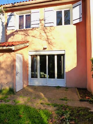  Maison � vendre 4 pi�ces 81 m� Cabri�s