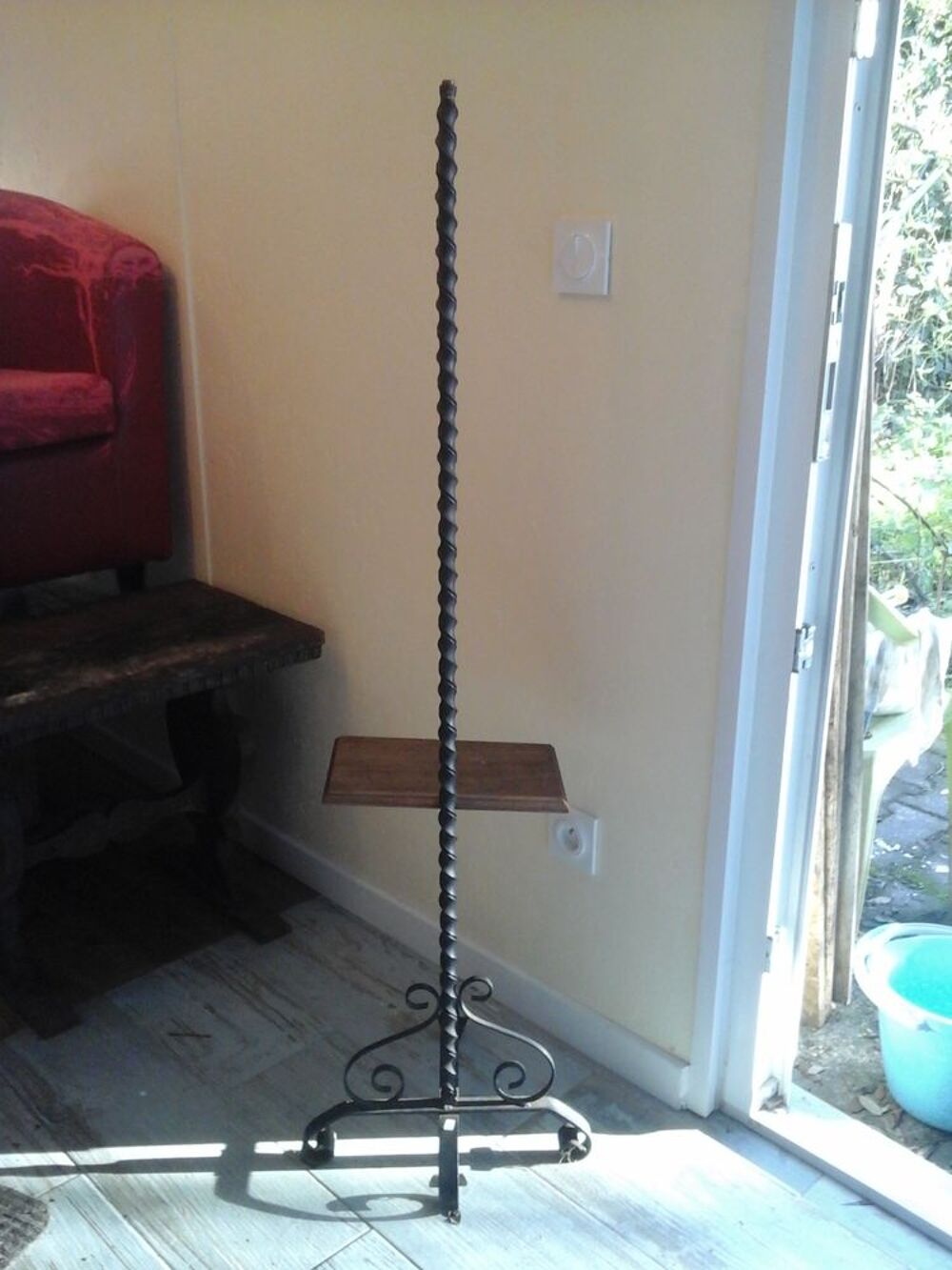 Socle de lampadaire en fer forg&eacute; Décoration