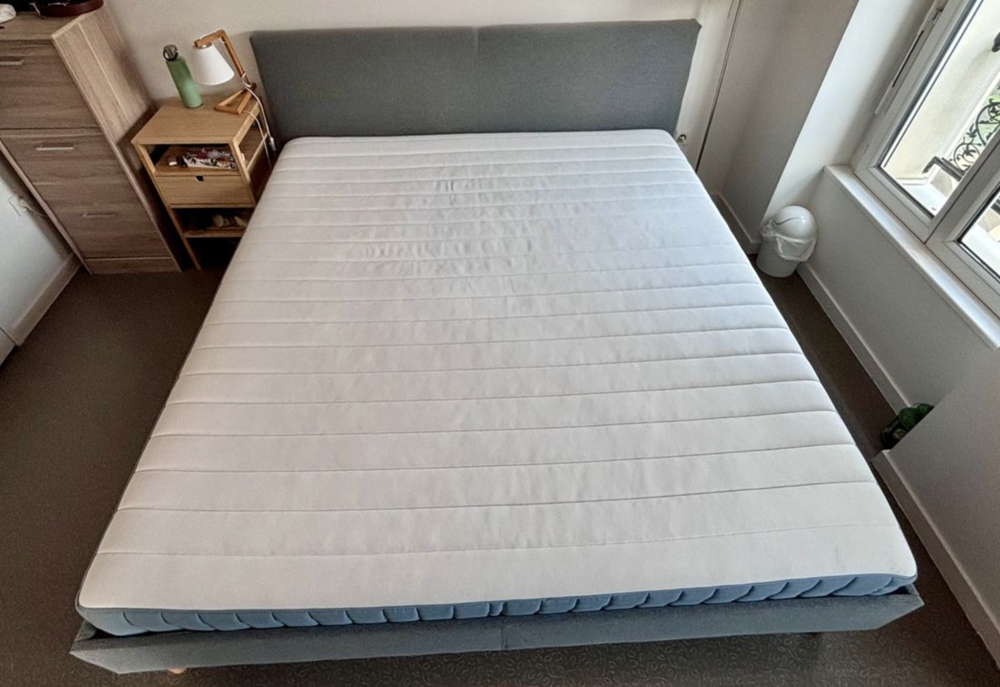 Cadre de lit matelass&eacute; et matelas ferme gris 180x200 Meubles