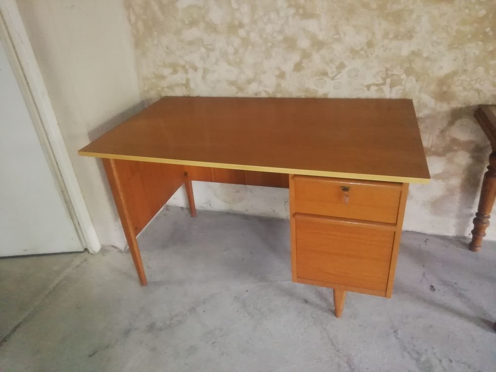 Beau bureau ancien bois massif Meubles