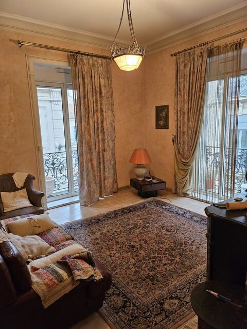   A vendre 3 pi�ces proche de la place de la Com�die 