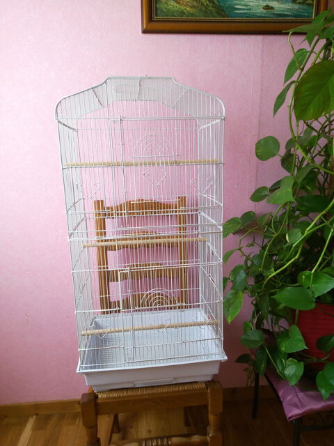 3 cages oiseaux et accessoires 02480 Jussy