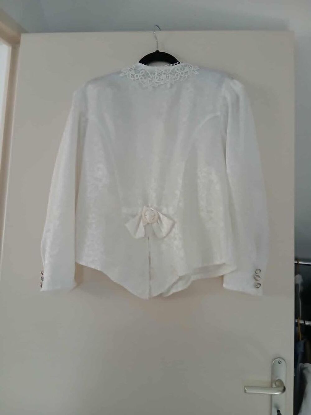  Joli corsage spencer satin blanc et dentelle N&deg; 1417 V�tements