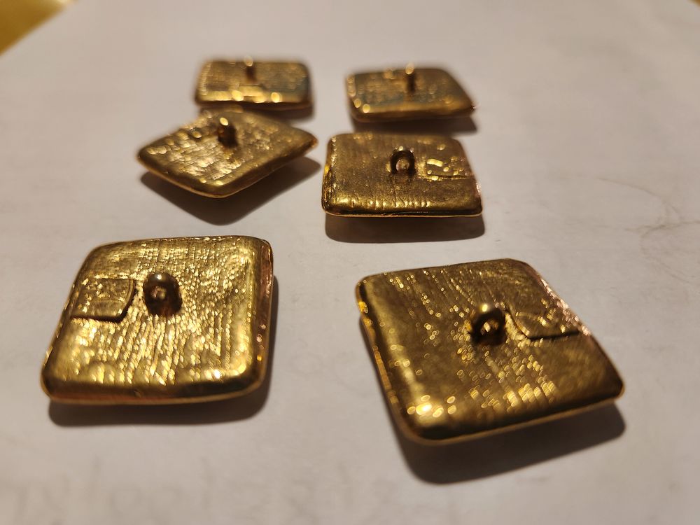 Lot de 6 Boutons carr&eacute; dor&eacute; strass crystal Bijoux et montres