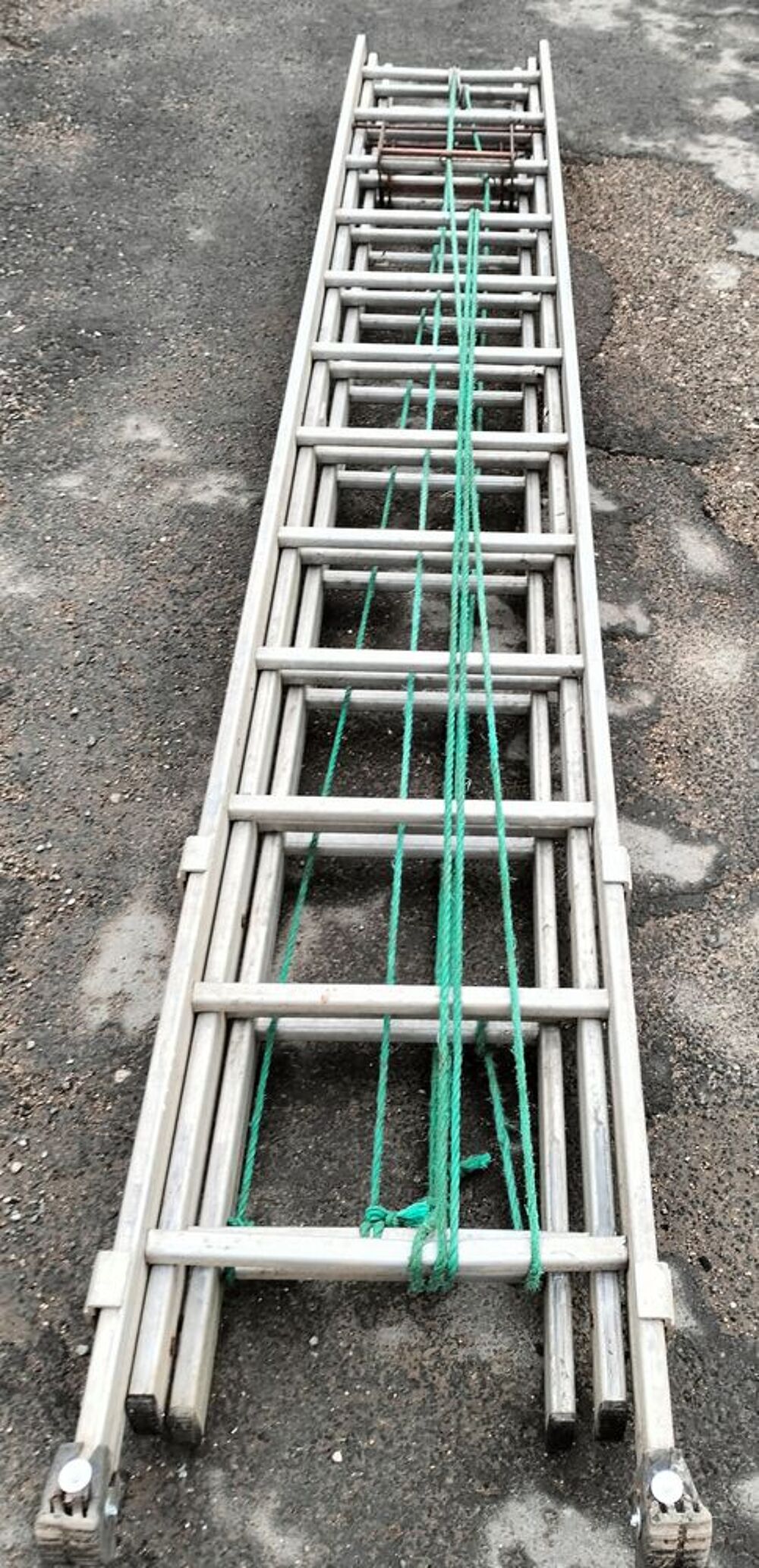 centaure Echelle coulissante &agrave; corde 3 plans 3x12 echelons Bricolage