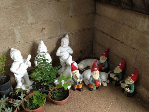 NAINS DE JARDIN EN PIERRE ET FANTAISIE 25 Floing (08)