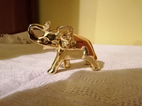 Elephant en fa�ence dor� 17 Saint-Uze (26)