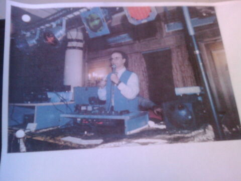                           OUI TOUT POUR LE DISC JOCKEY
2 Paris 20 (75)