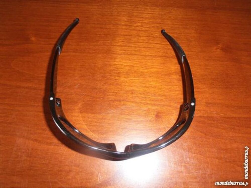 Lunettes solaires sportives (27) Bijoux et montres