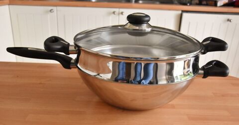 NEUF. WOK avec panier vapeur. Inox. NEUF. 80 Gujan-Mestras (33)