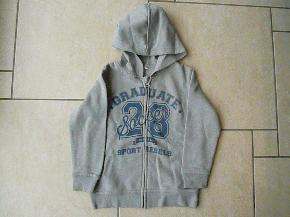 Veste zipp&eacute;e grise 4 ans (n&deg;12) Vêtements enfants
