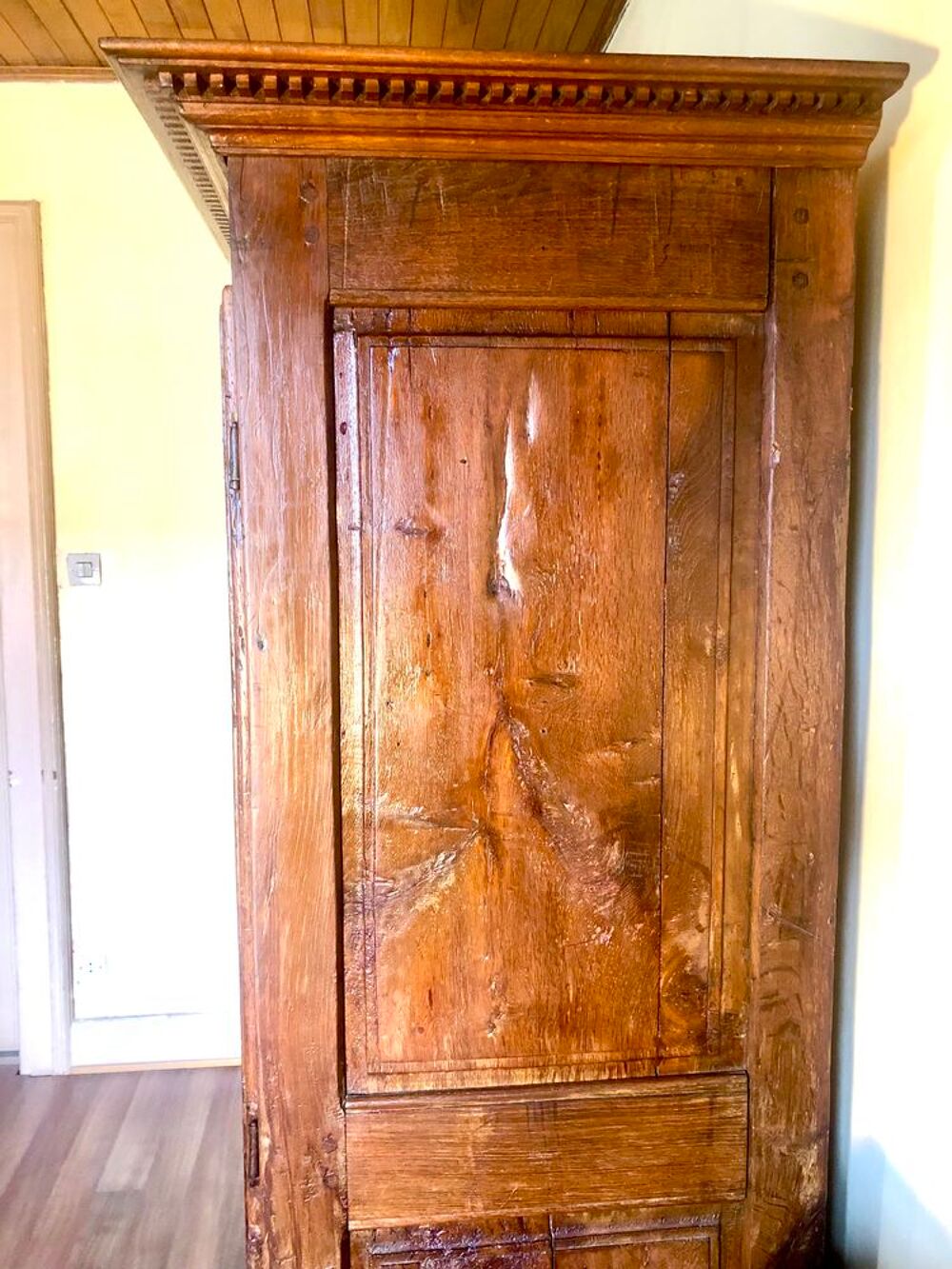 Armoire ancienne d&eacute;but XVIII si&egrave;cle Meubles