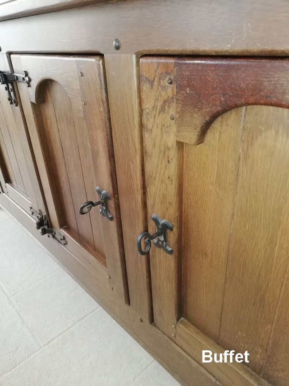  Bel ensemble de meubles de salle &agrave; manger de style rustique Meubles