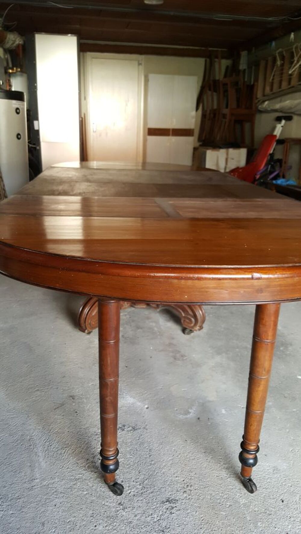 Table pied Noyer massif Meubles