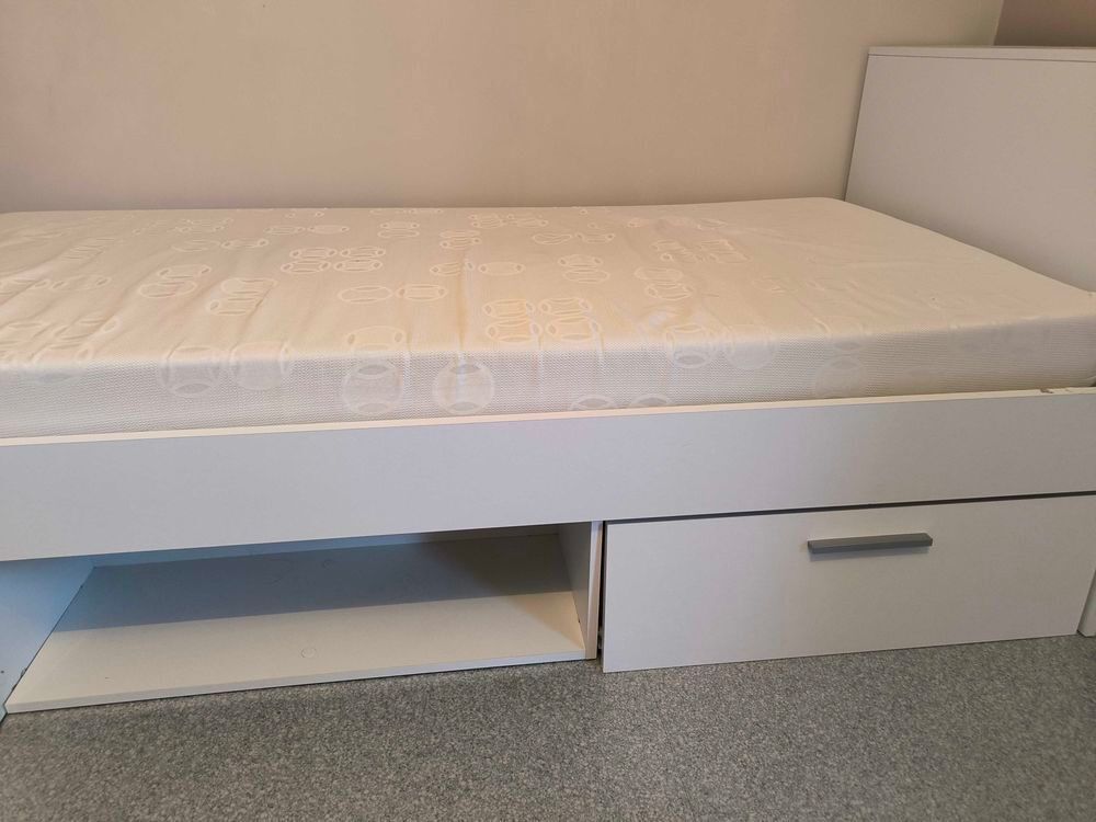Lit+1+place+90x190cm+avec+t&ecirc;te+de+lit+et+rangements+sommier Meubles