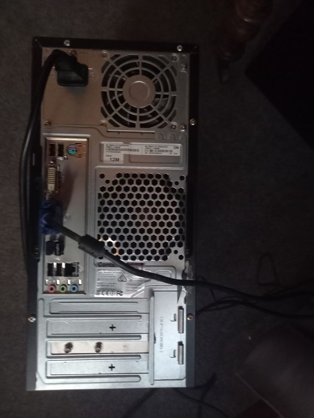 PC fixe avec accessoires Matériel informatique