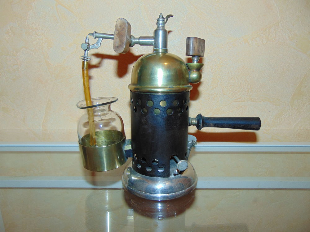 Instrument m&eacute;dical ancien . 