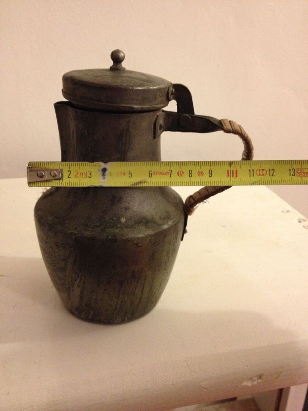 Souvenir ancien pichet cruche avec couvercle Décoration