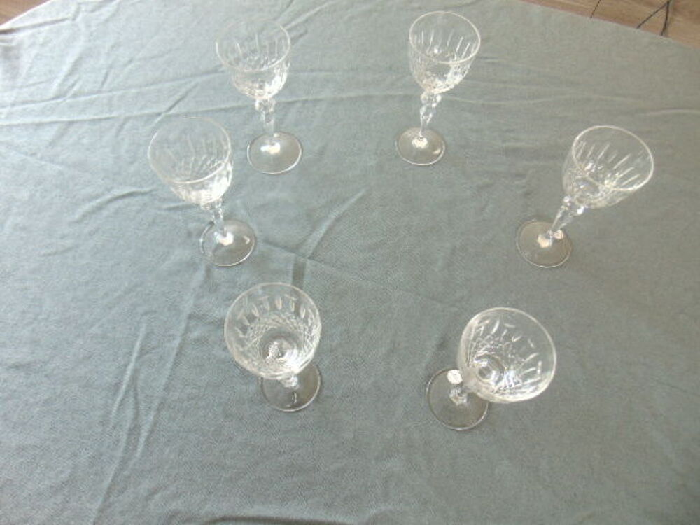 Service de 18 verres en cristal taill&eacute; ? Cristallerie de Lor Cuisine