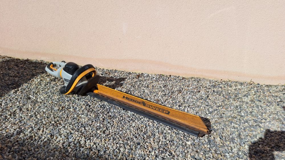 Taille haie filaire Ryobi Jardin