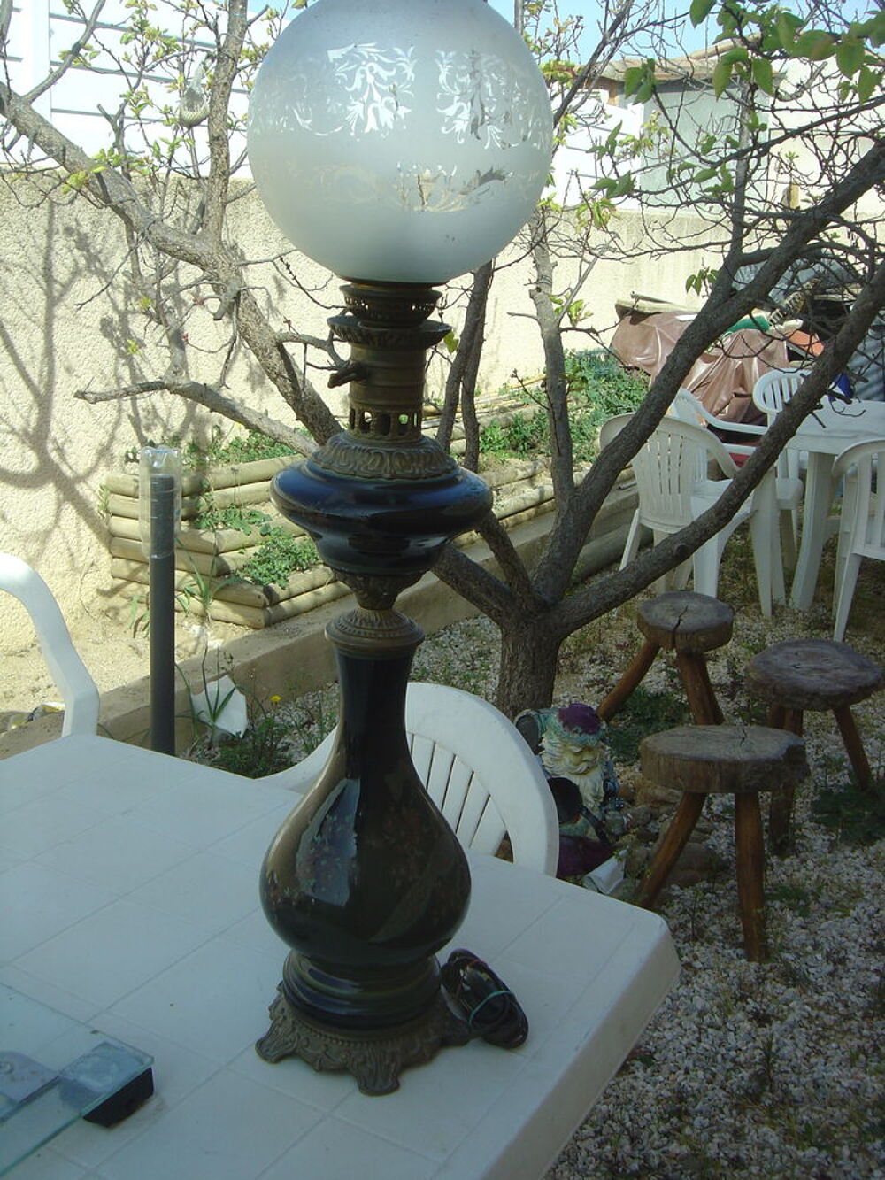 LAMPE EN OPALINE NOIRE Décoration