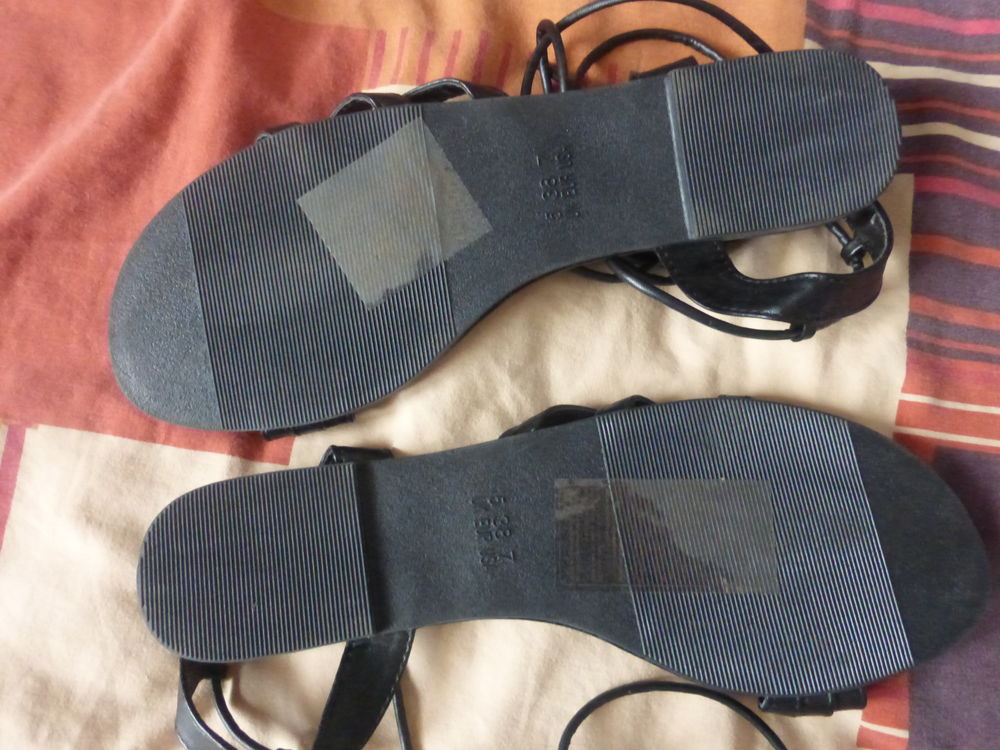 SANDALE NOIRE &agrave; brides et lacets - 38 - Chaussures