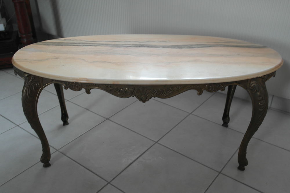 Canap&eacute; 3 places+2 fauteuils + table dessus marbre +lampe Meubles