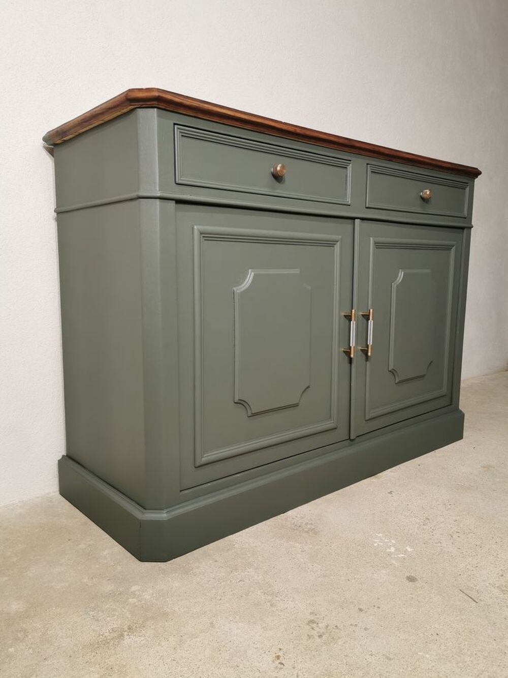 Buffet en noyer r&eacute;nov&eacute; Meubles