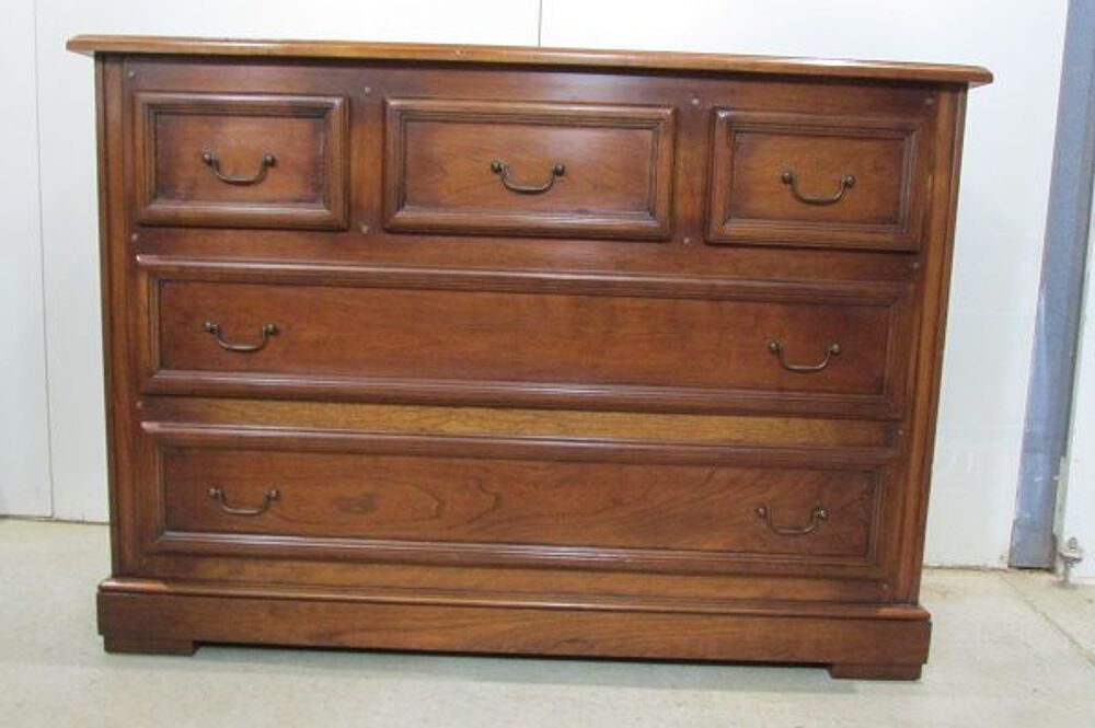 Commode en acajou , 5 tiroirs de qualit&eacute; Meubles
