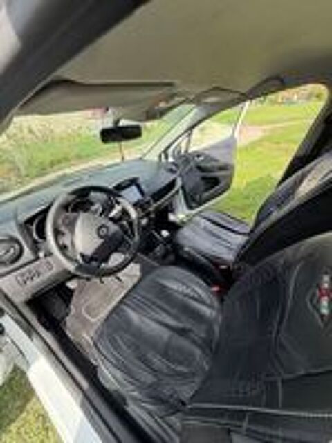 Clio IV Clio dCi 90 Energy eco2 82g Business 2016 occasion 27620 Gasny