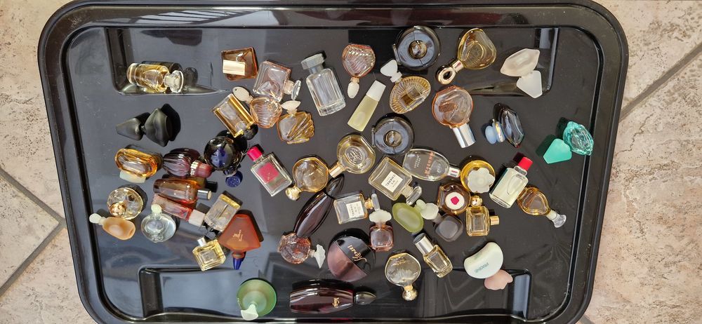 collection de parfums miniature 