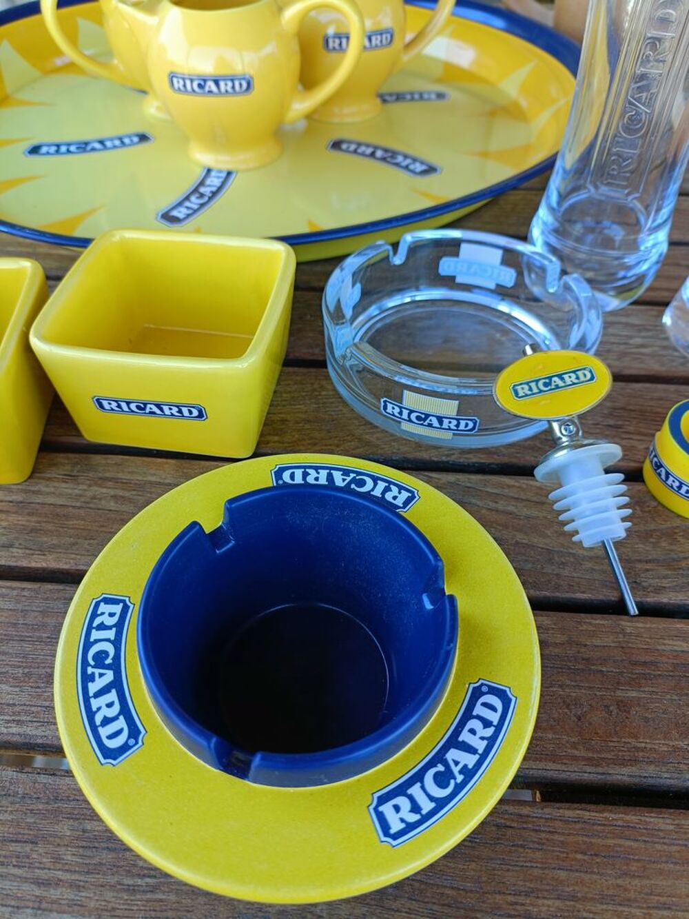 Petite collection objets ricard 