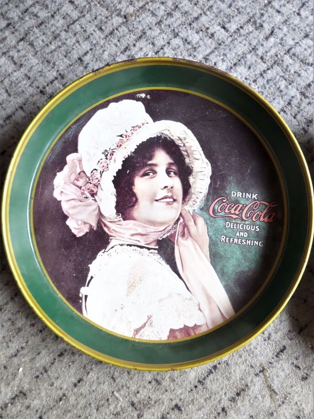 2 plateaux publicitaires de COCA COLA
