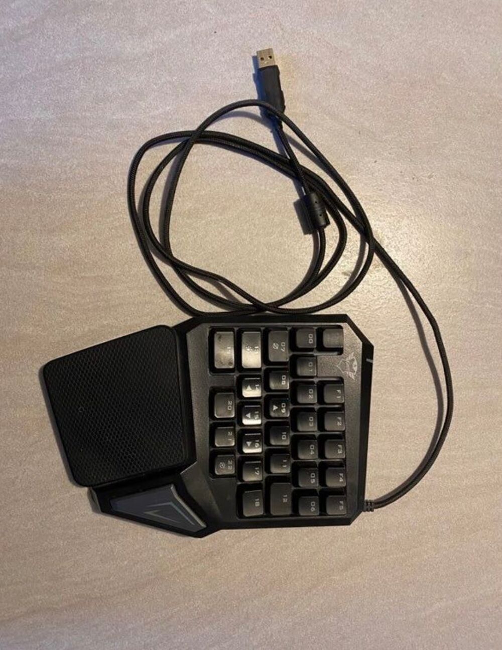 Trust gaming GXT 888 Assa Led lumineux Anti ghosting macros Matériel informatique