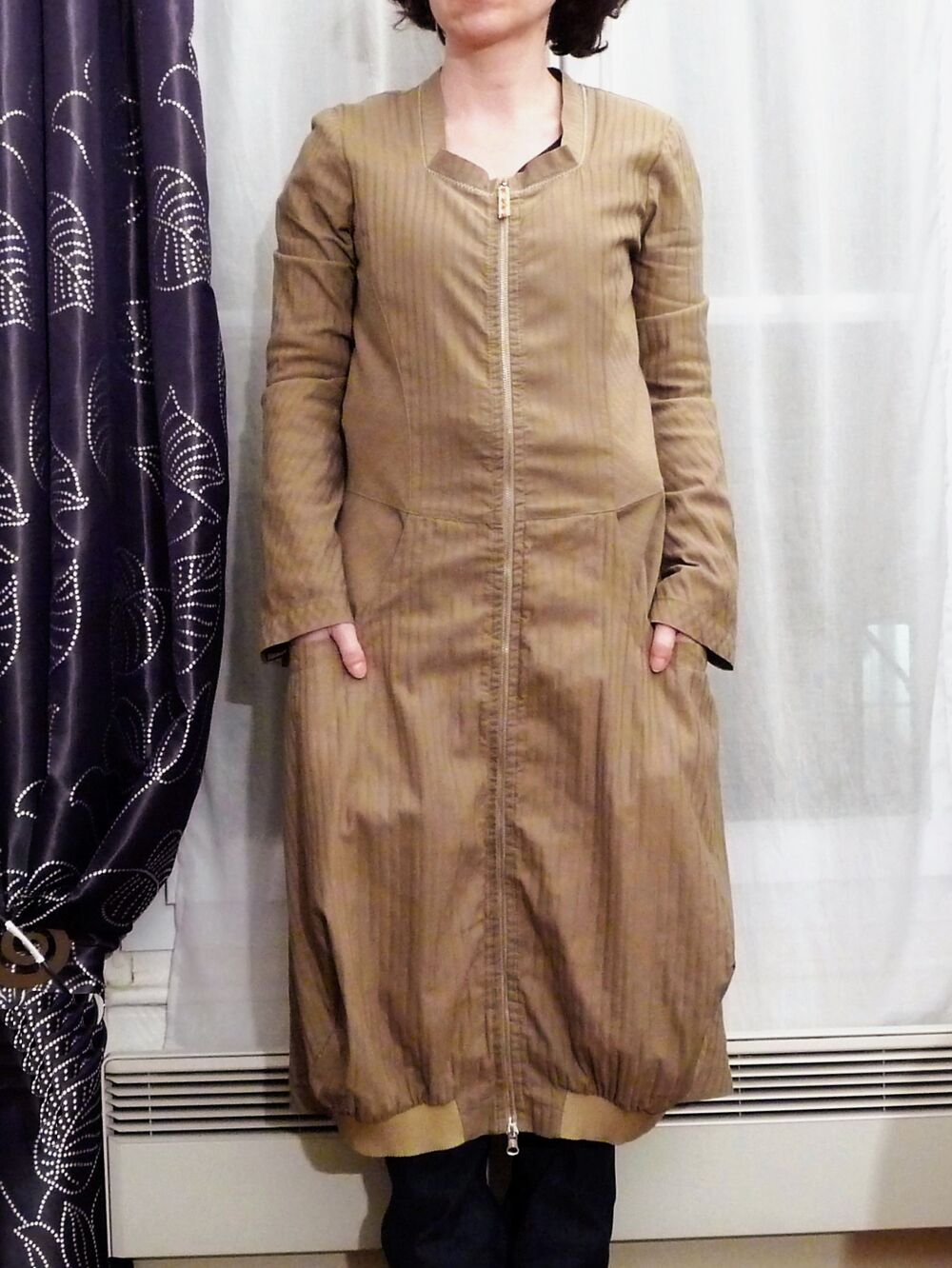 Veste Cintr&eacute;e Longue et L&eacute;g&egrave;re Beige &agrave; Manches Longues- Deca Vêtements