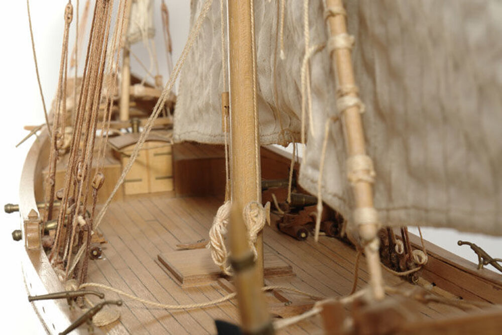Maquette d'une tartane arm&eacute;e en guerre Décoration