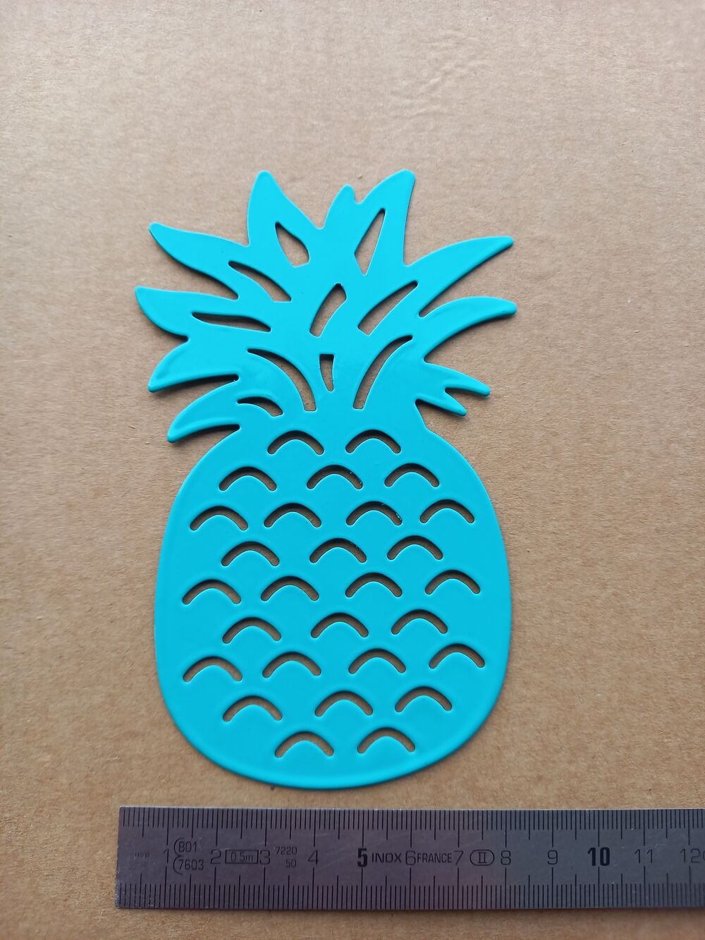 D&eacute;co Ananas m&eacute;tal 14x8cm Décoration