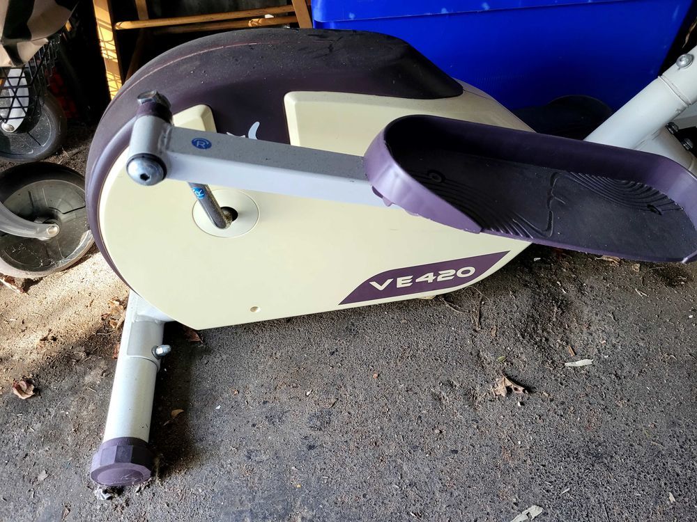 Velo heliptique pour garder la forme ! Sports