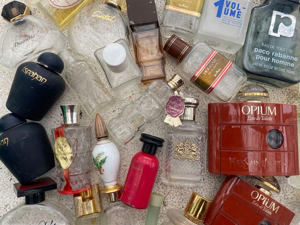 50 bouteilles de parfum vides 