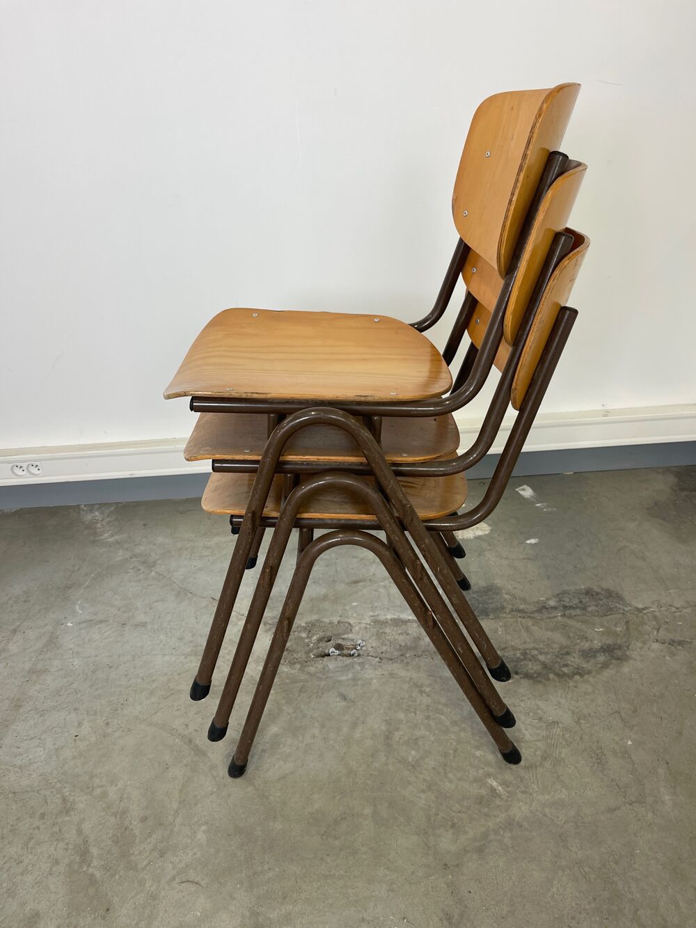 Lot de 3 chaises d'&eacute;cole Marko bois acier marron Pays-Bas an Meubles