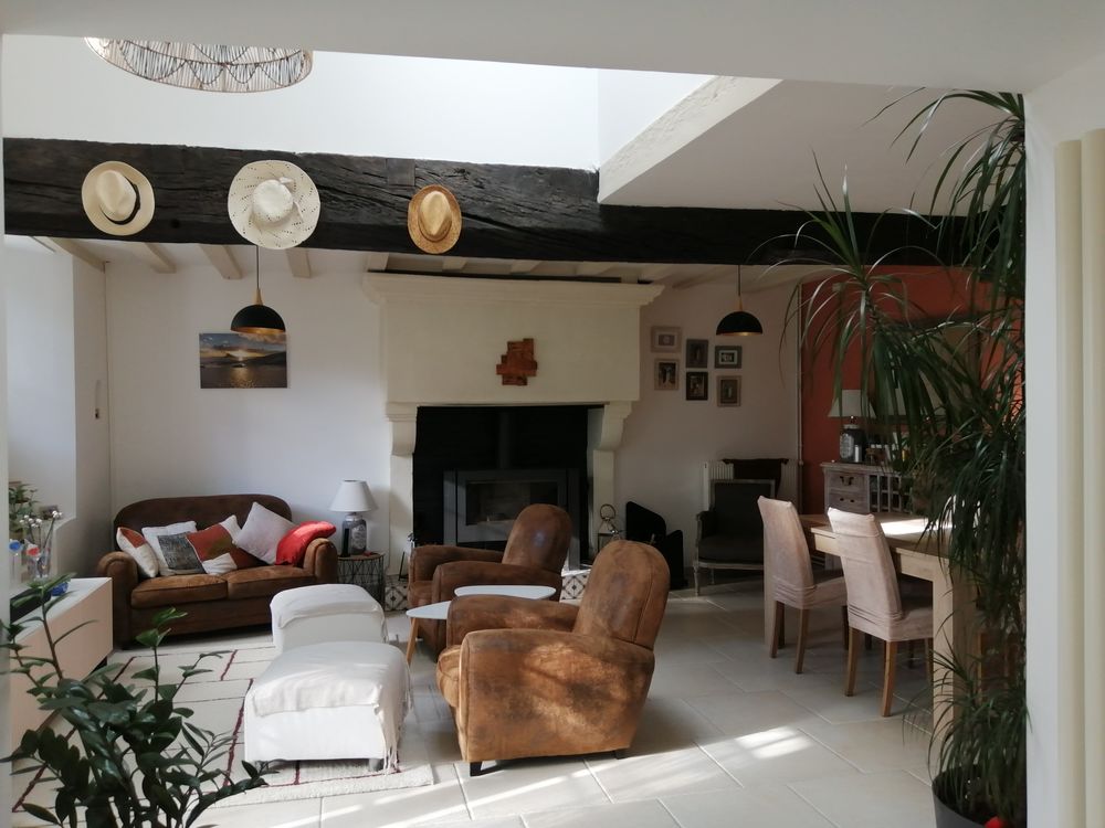 Vente Maison Long�re habitation principale et 2 locations thermales . Jonzac