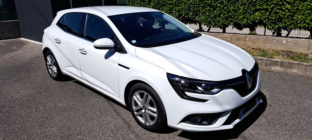 Megane IV M&eacute;gane IV Berline TCe 100 Energy Business 2017 occasion 38450 Vif