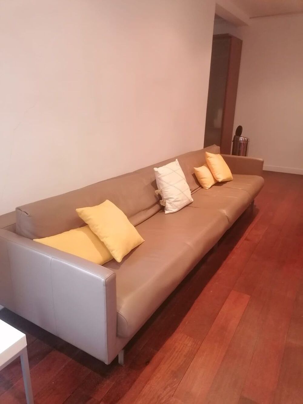 Canap&eacute; BO CONCEPT cuir 4 places Meubles