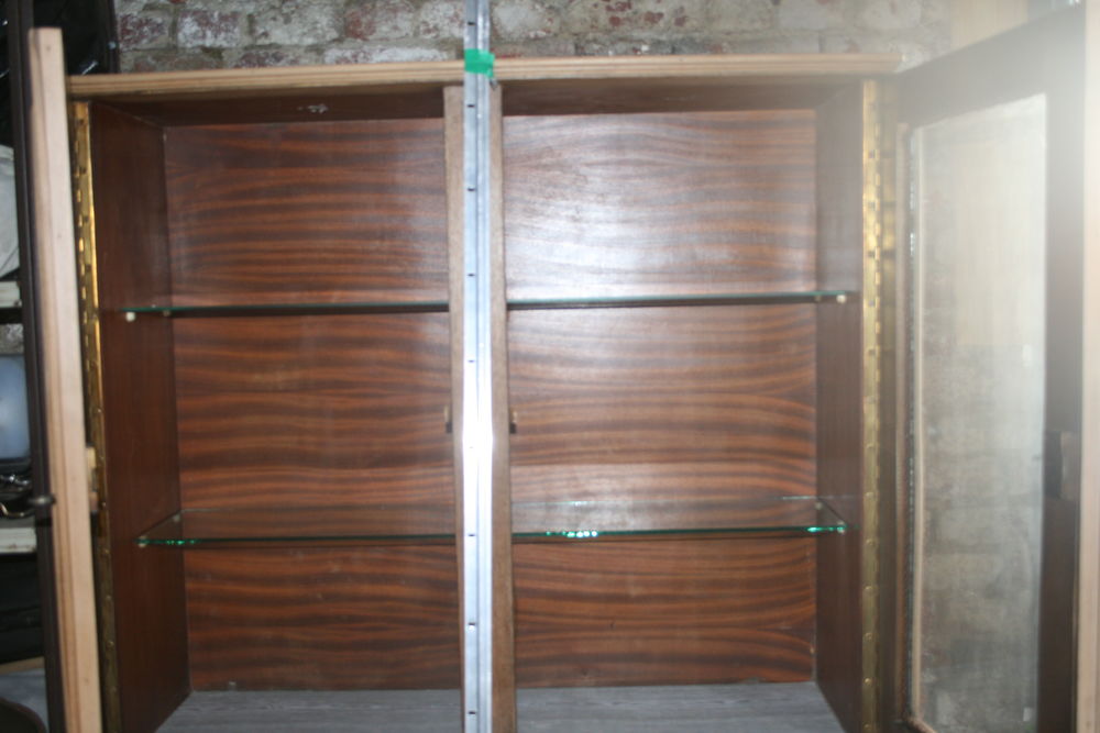 Vitrine bois 2 &eacute;tag&egrave;res , pour collections diverses. Meubles