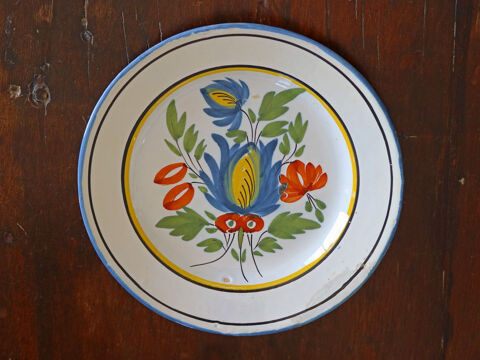 Assiette en faence Nevers XIXe, dcor floral polychrome 10 Fillinges (74)